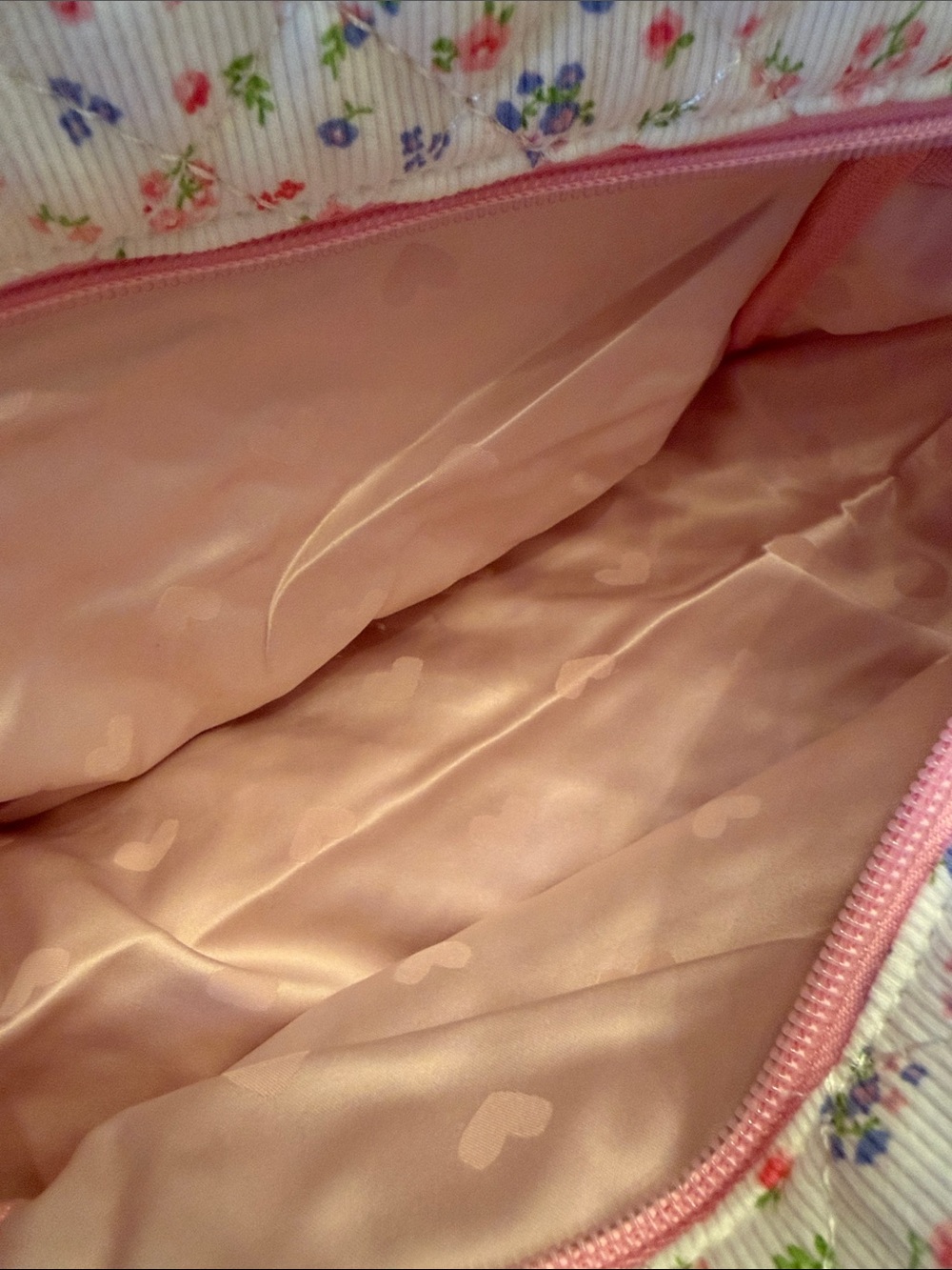 NEW Moon nude Quilted Floral Cosmetic Bag - Cream Floral/silky lining - Picture 3 of 6
